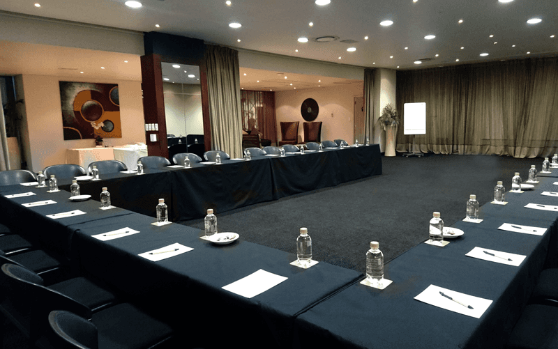 Royal Palm — U-shaped conference setup