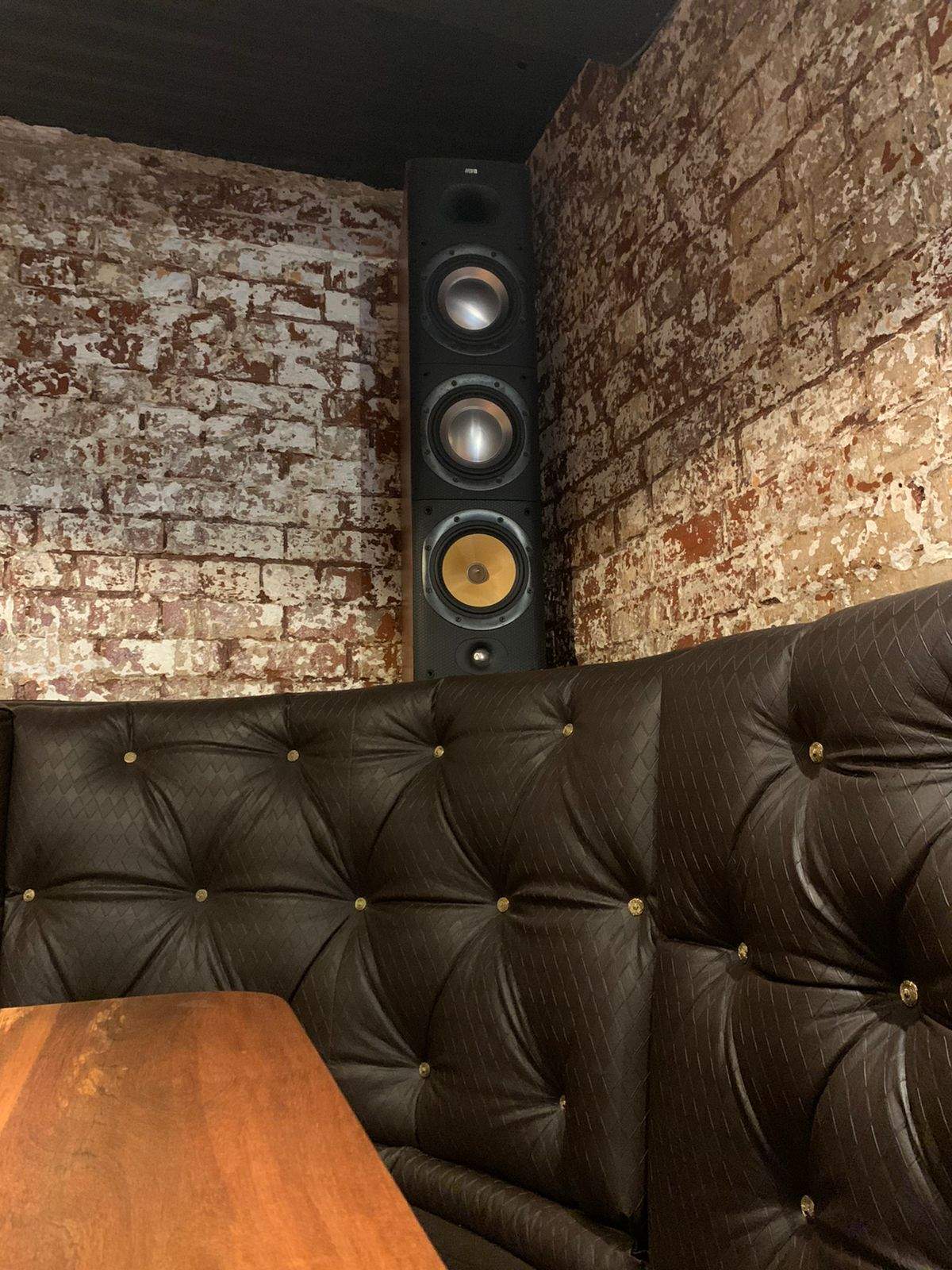 Multiroom audio and smart-home equipment in the DG Technologies showroom