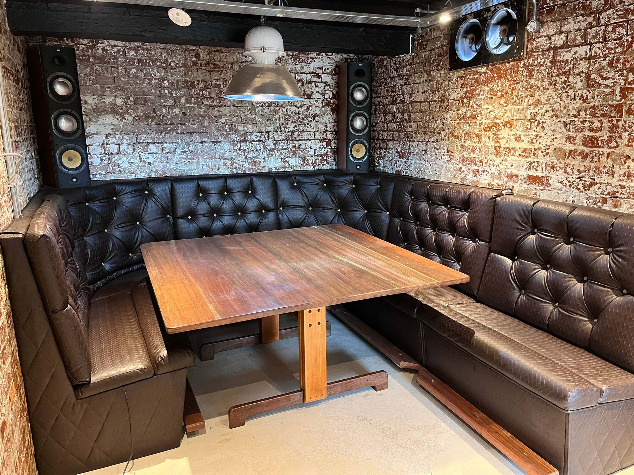 DG Technologies heritage entertainment room build detail: Finished Meeting Couch Area